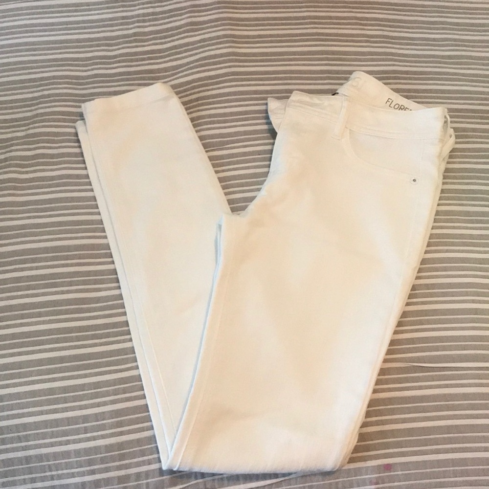 White skinny jeans